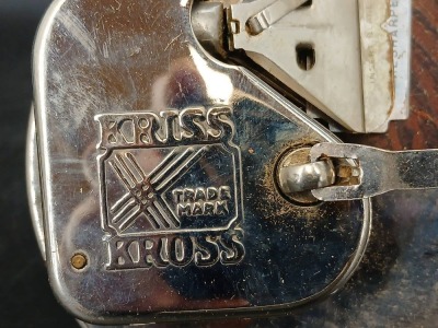 Kriss Kross Stropper and Razor Set - 11