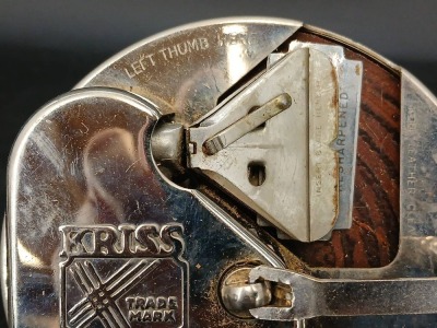 Kriss Kross Stropper and Razor Set - 12