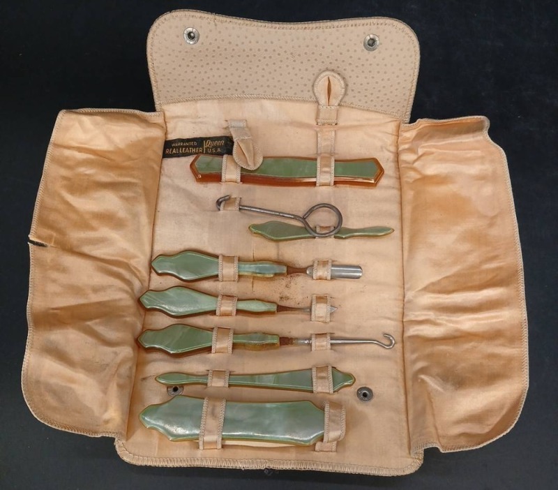 Queen USA Real Leather Manicure Set