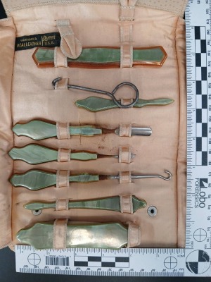 Queen USA Real Leather Manicure Set - 5