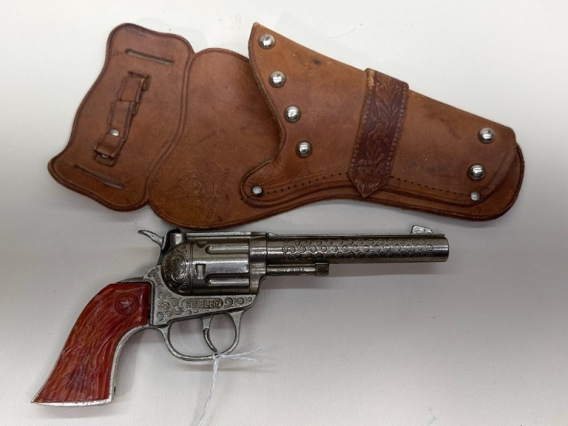 Hubley RODEO Cap Gun and Leather Holster Set