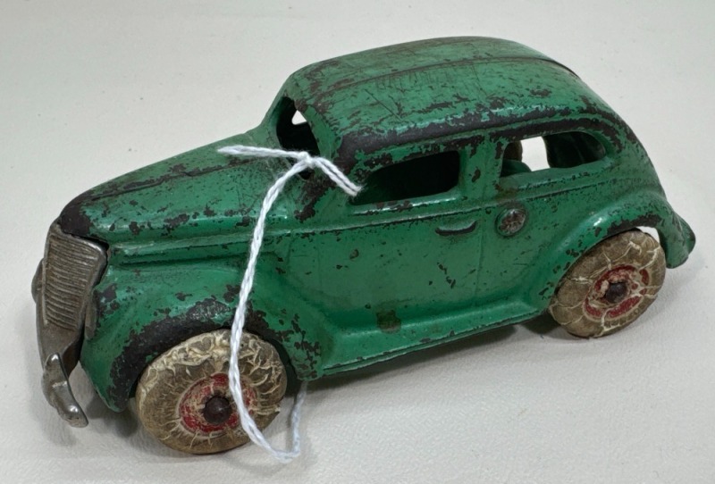 Arcade Cast Iron Green Toy Car