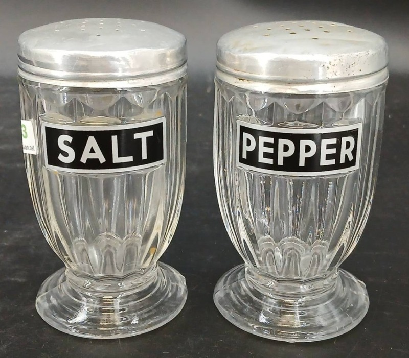Jeanette Glass Jennyware Salt and Pepper Shaker Set