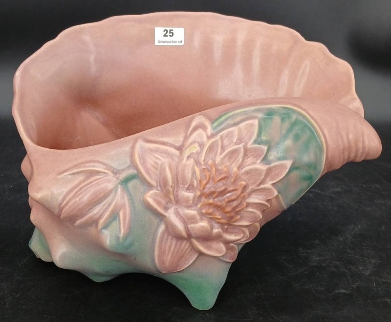Roseville Pottery Water Lily 438-8" Conch Shell