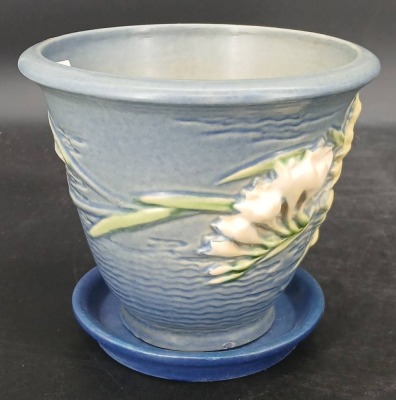 Roseville Pottery Freesia 670-5" Flower Pot w/saucer - 4