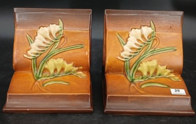 Pair of Roseville Pottery Freesia No. 15 Bookends - 3