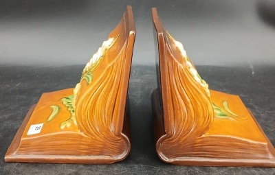 Pair of Roseville Pottery Freesia No. 15 Bookends - 5