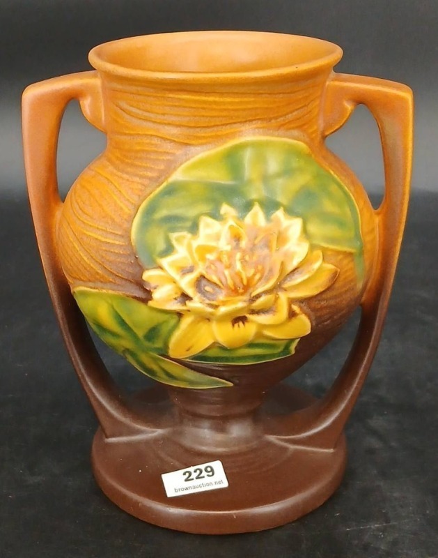 Roseville Pottery Water Lily Vase