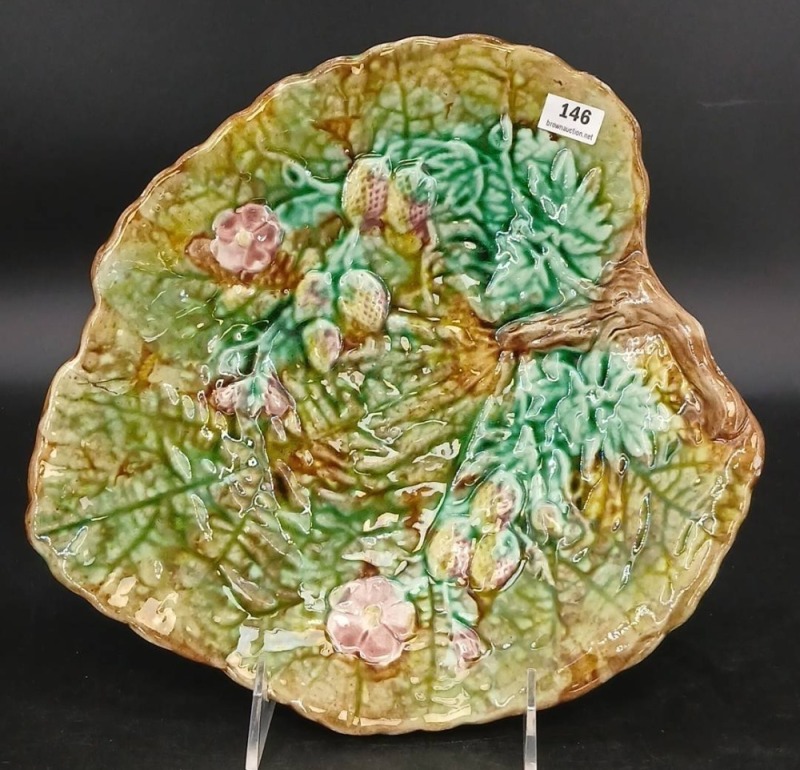 Majolica Leaf-Shaped Dish