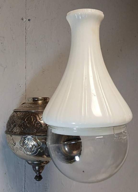 Angle Mfg. Co. Wall-Mount Oil Lamp with Globe