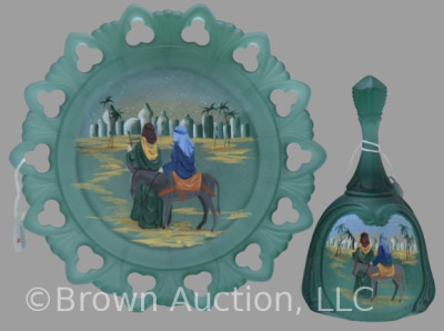 Fenton Art Glass LE 1998 hp Christmas plate with matching bell
