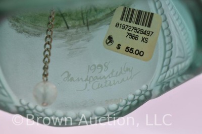 Fenton Art Glass LE 1998 hp Christmas plate with matching bell - 13