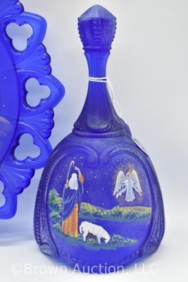 Fenton Art Glass LE 1999 hp Christmas plate with matching bell - 4
