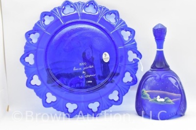 Fenton Art Glass LE 1999 hp Christmas plate with matching bell - 6
