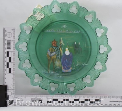 Fenton Art Glass LE 2000 hp Christmas plate with matching bell - 10