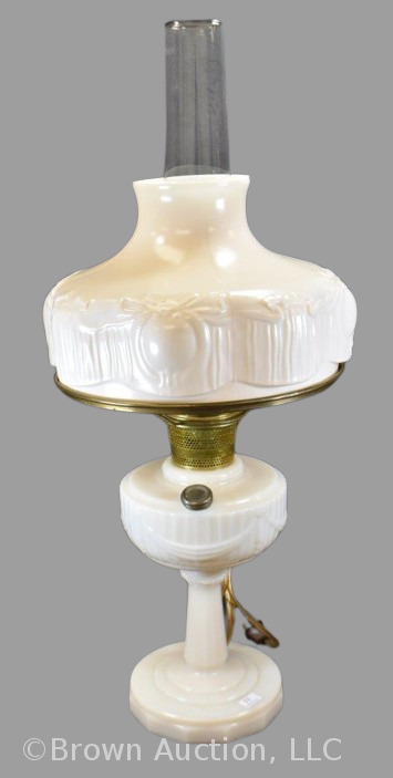 Aladden ivory alacite elec. kerosene lamp, tall Lincoln Drape base