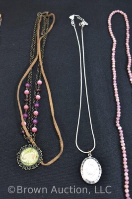 Assortment of costume jewelry - necklaces and bracelets - 5