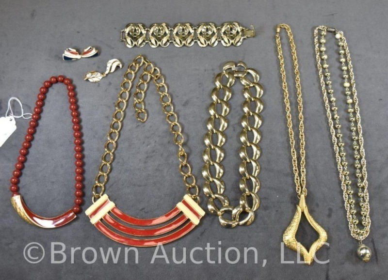 Assortment of jewelry incl. Trifari, Coro, etc.