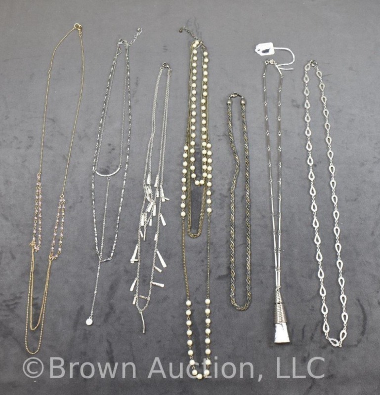 Assortment of necklaces (most silver) incl. 1-Monet