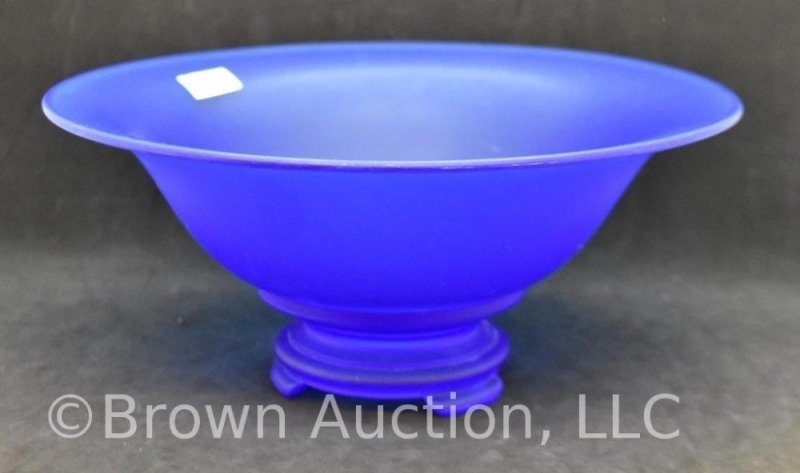 Tiffin Glass ftd. 9.5"d x 4.25"h console bowl, cobalt