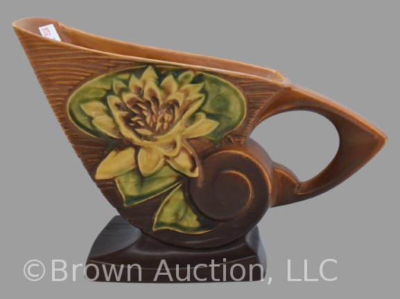 Roseville Water Lily 176-6" cornucopia, brown