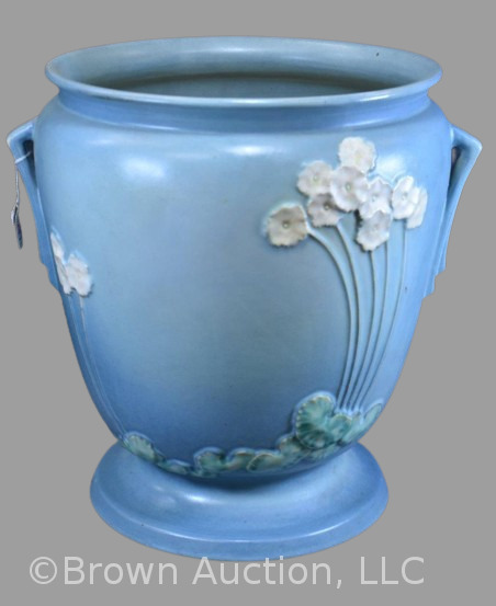 Roseville Primrose 772-10" x 14" sand jar, blue