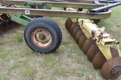 John Deere 310 off-set disc - 11