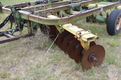 John Deere 310 off-set disc - 12