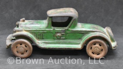 A.C. Williams Cast Iron "Coupe" green car - 4