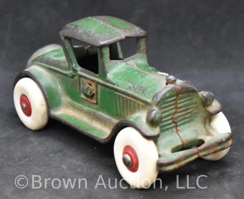 A.C. Williams Cast Iron "Coupe" green car