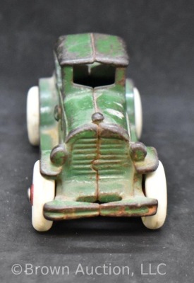 A.C. Williams Cast Iron "Coupe" green car - 3