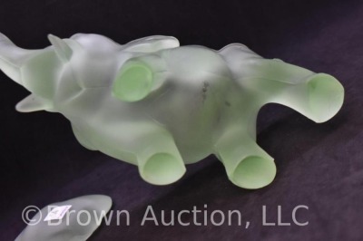 Tiara Indiana frosted satin green glass figural elephant candy dish/ lid - 2