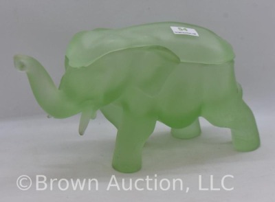 Tiara Indiana frosted satin green glass figural elephant candy dish/ lid - 3