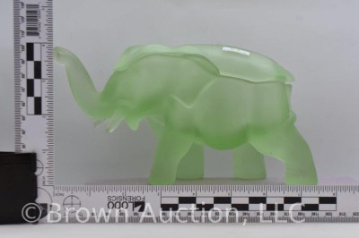 Tiara Indiana frosted satin green glass figural elephant candy dish/ lid - 8