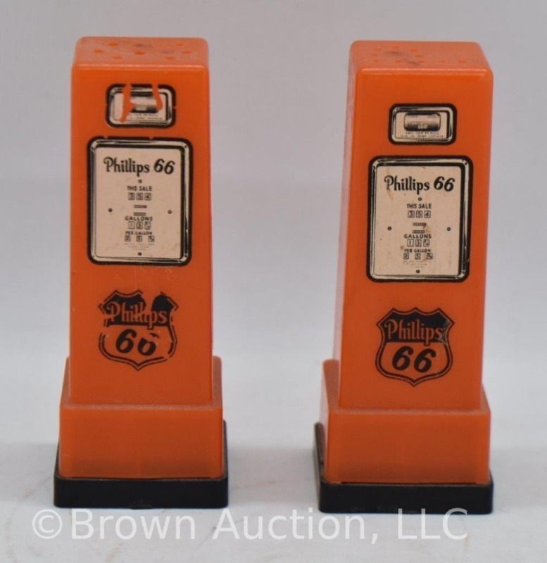 Phillips 66 advertising salt and pepper shakers