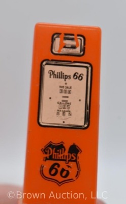 Phillips 66 advertising salt and pepper shakers - 8