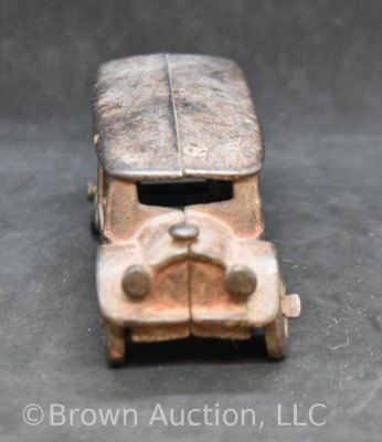 AC Williams Cast Iron Touring bus #1558 - 2