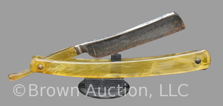 Wilbert Cutlery/ Silver King straight razor, veined translucent yellow scales