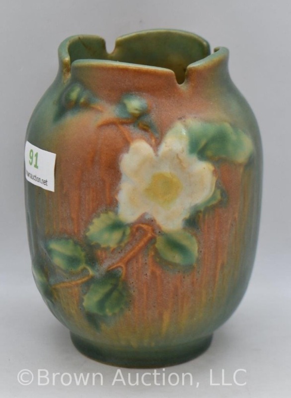 Roseville White Rose 978-4" vase, brown/ green