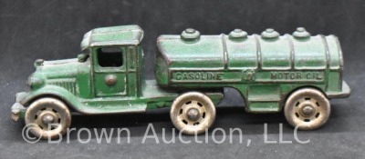 A.C Williams Cast Iron Gasoline/ Motor Oil tanker tractor/ trailer - 4