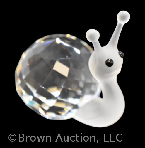 Swarovski #7648 frosted Snail figurine with black gemstone eyes, mib