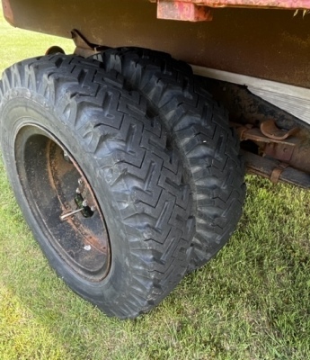 1963 International 1500 series dump truck w/ 12' steel bed - 6