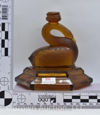 EAPG amber Swan oil lamp base, 5"h, 1800's - 9