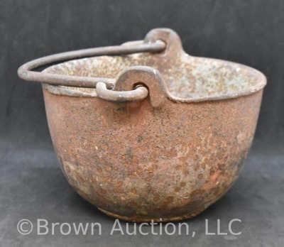 Cast Iron No. 6 handled smelting pot - 4