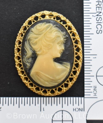 Victorian cream Cameo on black background brooch or necklace - 3