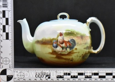 Royal Bayreuth tea pot, Rooster and chicken - 8