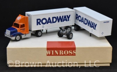 Winross Roadway Express tractor and double trailers, mib - 2