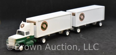 Winross Old Dominon Freight Line tractor and double trailers, mib