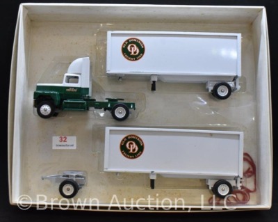 Winross Old Dominon Freight Line tractor and double trailers, mib - 2