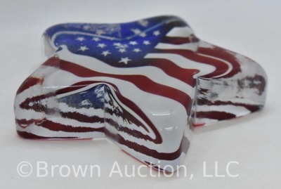 Fenton USA flag star-shaped paperweight - 2